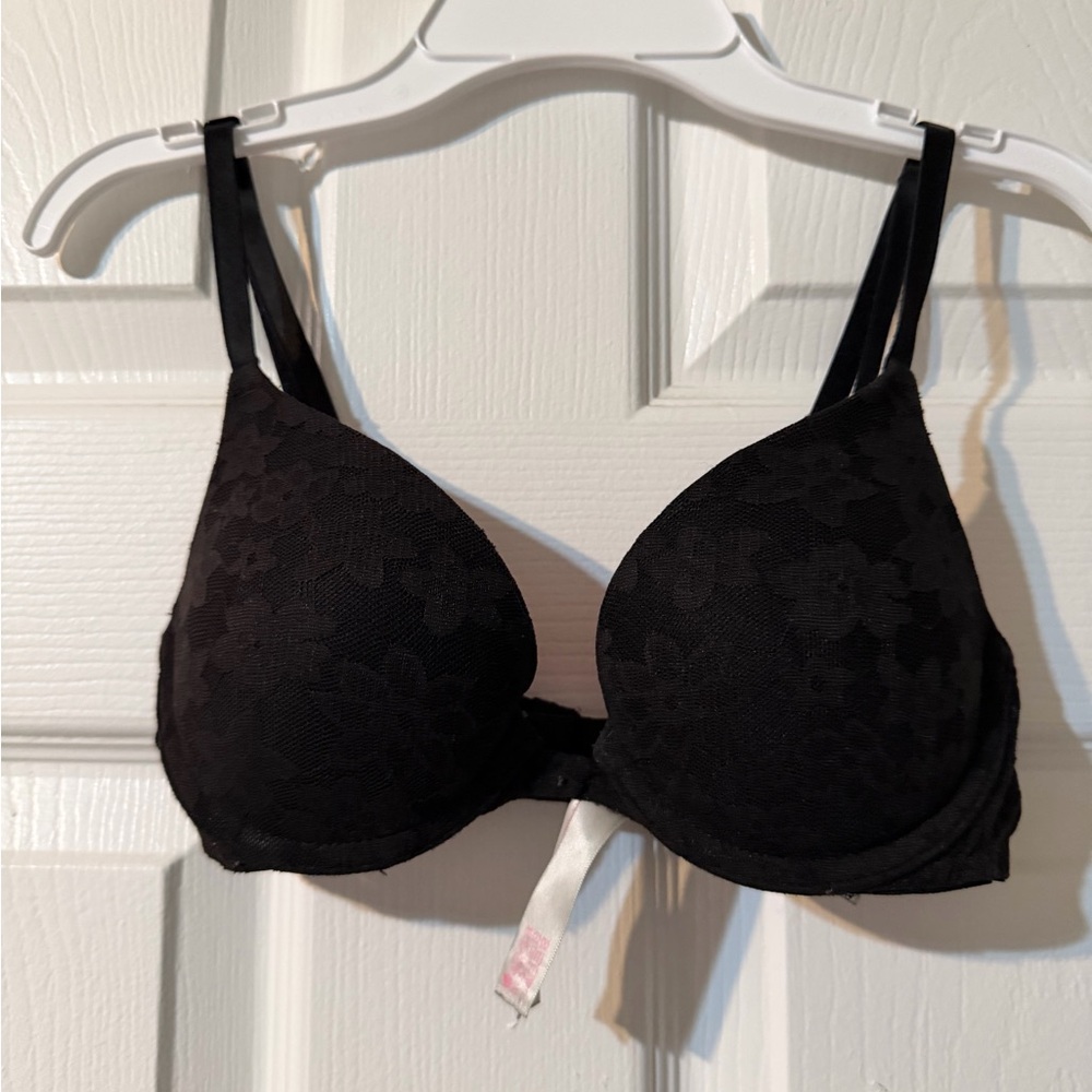 PINK Black Lace Outlay Bra